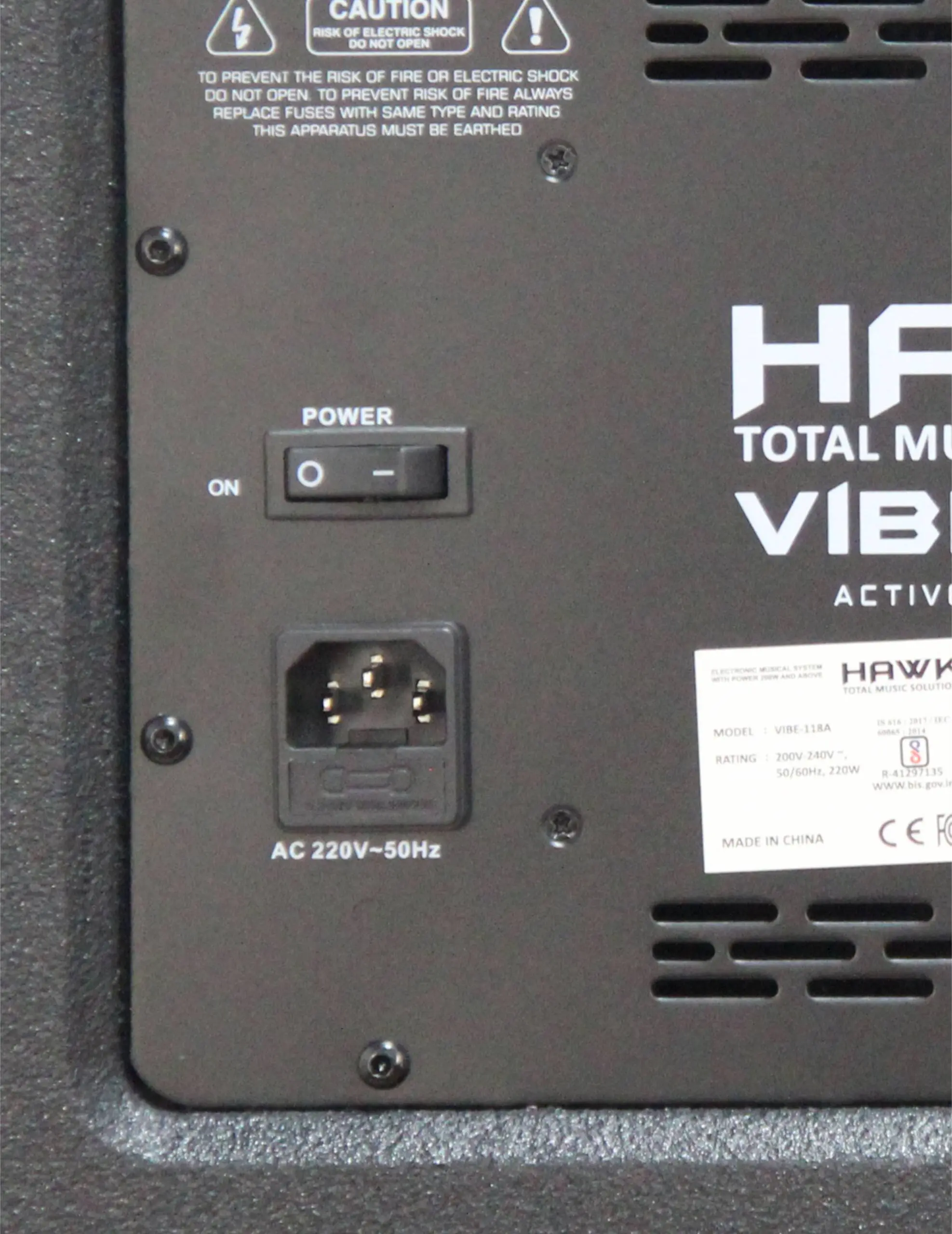 VIBE 118 A 2600 Watts 18″ Inches Active Subwoofer